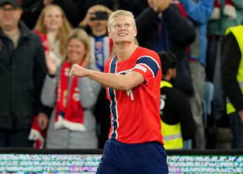 ¡El androide no perdona! Erling Haaland firma un doblete y le da el triunfo a Noruega 3-2 sobre Dinamarca