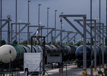 El petróleo volvió a subir tras un nuevo ataque de los hutíes contra Arabia Saudita