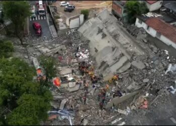 Al menos dos muertos al colapsar un edificio en construcción sobre una casa en Brasil