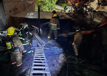 ¡Tragedia! Cuatro familias quedan en la calle tras pavoroso incendio en la colonia Ramón Amaya Amador | Móvil TGU