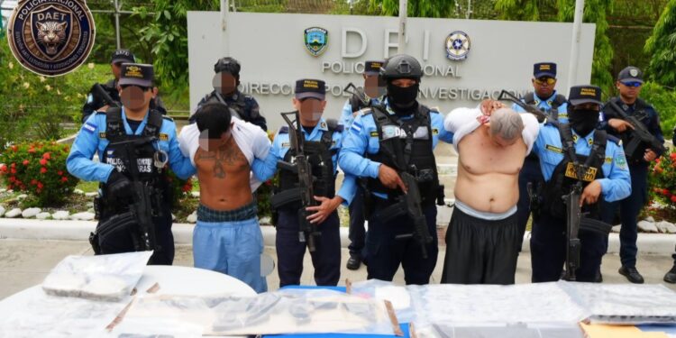 ¡A “El Pozo”! Dictan detención judicial contra dos cabecillas de la Pandilla 18 capturados por la DAET