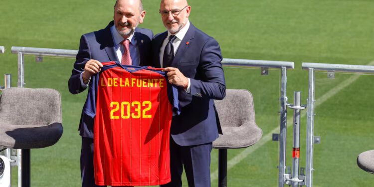 Luis de la Fuente renueva con España hasta 2032