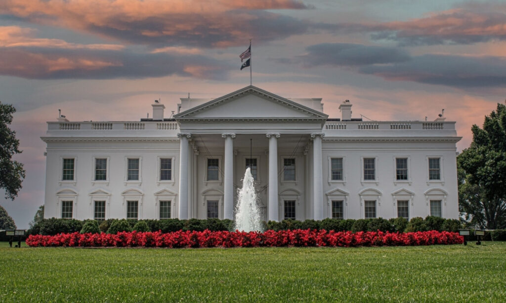 CBS News revela venta de indultos de Trump