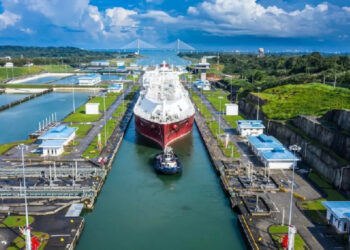 Canal de Panamá reduce tránsito de buques