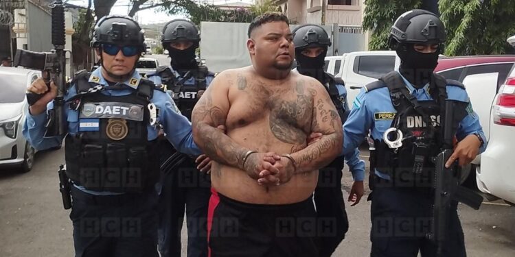 Con un fusil AR-15, cae el “Cabeza de Toro” en barrio Buenos Aires | Móvil Emergencia TGU