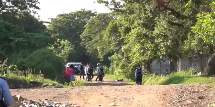 ¡Sin piedad! Asaltantes matan a hombre frente al cementerio de Villanueva, Cortés