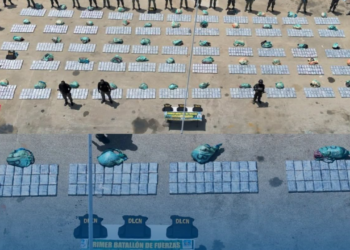 ¡Golpe al narcotráfico! Aseguran embarcación y decomisan 1,661 kilos de presunta cocaína en Gracias a Dios