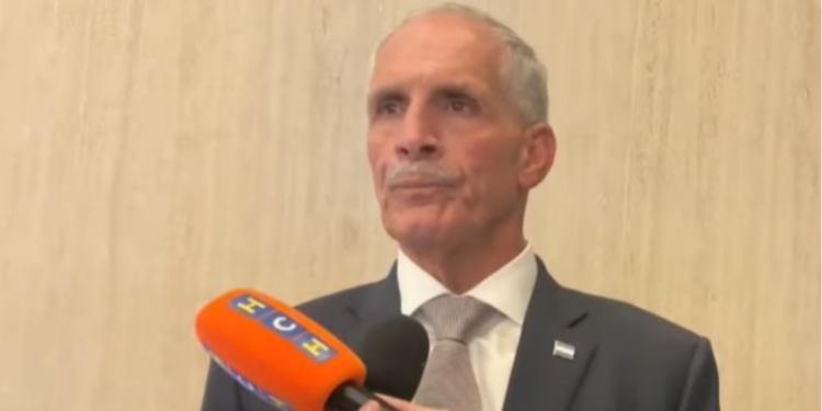 Asfura busca ayuda para 50 mil tepesianos: “Hablamos con delegado de la Casa Blanca para analizar sus casos”