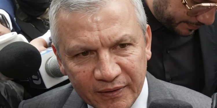“Creo en la justicia divina”: Roosvelt Hernández tras recibir auto de formal procesamiento; continuará enfrentando el proceso judicial
