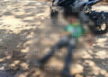 ¡Lo dejaron sobre su motocicleta! Sicarios acaban con la vida de un joven en Santa María, La Paz