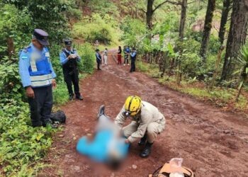 De un certero balazo matan a hombre en Valle de Ángeles