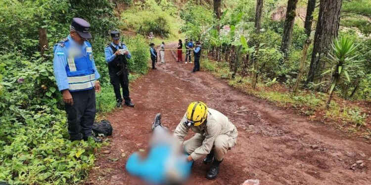 De un certero balazo matan a hombre en Valle de Ángeles