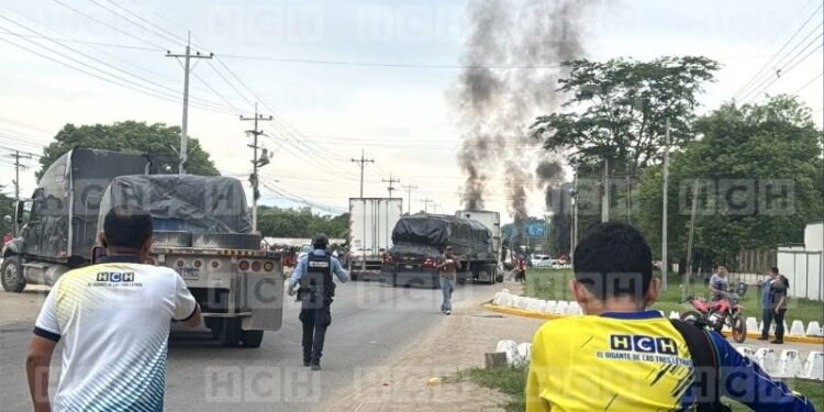 Policía libera el paso en Cofradía tras protesta por combustibles