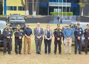 Estados Unidos entrega dos vehículos a Honduras para combatir el crimen organizado