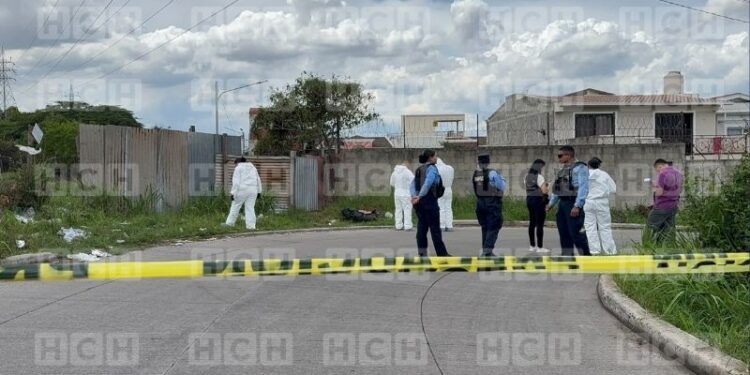 ¡Macabro hallazgo! Encuentran cuerpo de hombre embolsado y amarrado en la capital