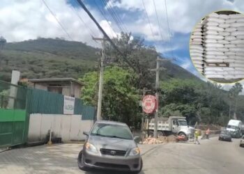 ¡Tragedia laboral! Sacos de maíz aplastan y matan a trabajador en fábrica de pollos de la salida al sur