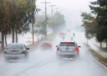 ¡Se viene el agua! Onda tropical trae lluvias y tormentas este jueves