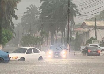 ¡Se viene el agua! Vaguada y onda tropical provocarán lluvias este miércoles en Honduras