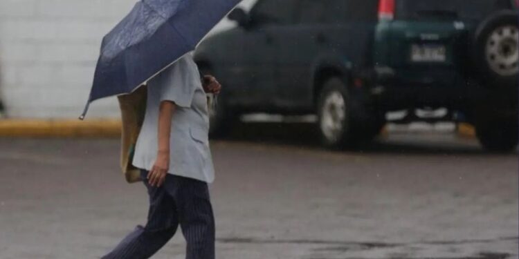 Lluvias y chubascos con tormentas eléctricas azotarán varias regiones del país