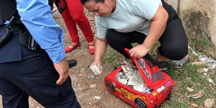 Requieren a mujer en Choluteca tras encontrarle dinero en un bolso de Rayo McQueen