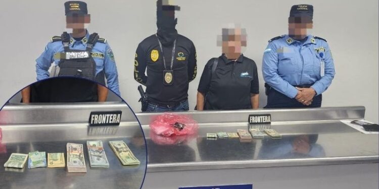 Detienen a sexagenaria con más de 11 mil dólares en Aeropuerto Internacional Guillermo Anderson de La Ceiba