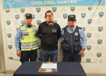 DNVT captura a sospechoso por usar permiso de conducir falso en Choloma, Cortés