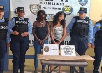 ¡Sangriento crimen en Roatán! Hombre muere tras brutal ataque con machete; dos mujeres fueron capturadas
