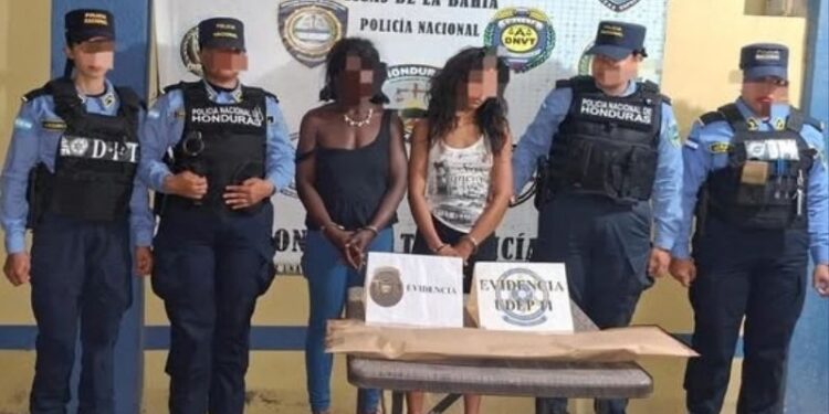 ¡Sangriento crimen en Roatán! Hombre muere tras brutal ataque con machete; dos mujeres fueron capturadas