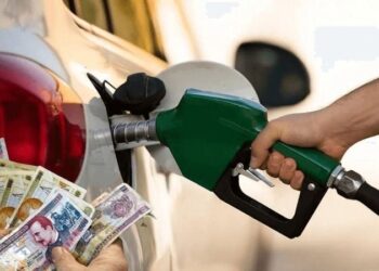 ¡Lluvia pero de aumentos! Combustibles se disparan y la super sobrepasa los 150 lempiras a partir del lunes