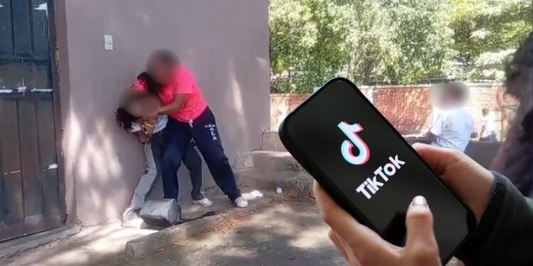 Por un reto de TikTok estudiantes se fueron a los golpes en centro educativo de Tegucigalpa