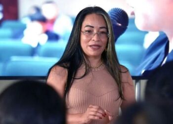 ¡Entre pobreza y migración! Gabriela Castellanos señala “derroche fiscal” mientras el pueblo lucha por sobrevivir