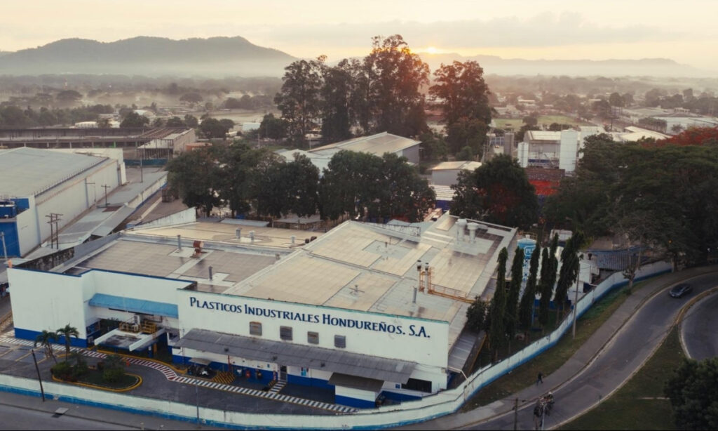 Empresa hondureña PLIHSA es reconocida con doble distinción para el talento femenino Top 5 en Honduras y Certificación Regional para el Caribe y C.A. en conmemoración de sus 61 años