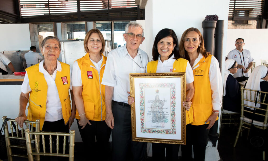 Fundación Hondureña para el Niño con Cáncer recibe la Orden de San Miguel Arcángel