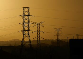 La red eléctrica de Honduras enfrenta un déficit de 40 MW en la demanda nocturna, según el Centro Nacional de Despacho