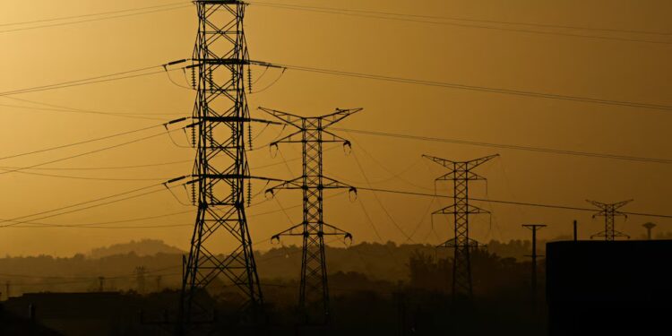 La red eléctrica de Honduras enfrenta un déficit de 40 MW en la demanda nocturna, según el Centro Nacional de Despacho