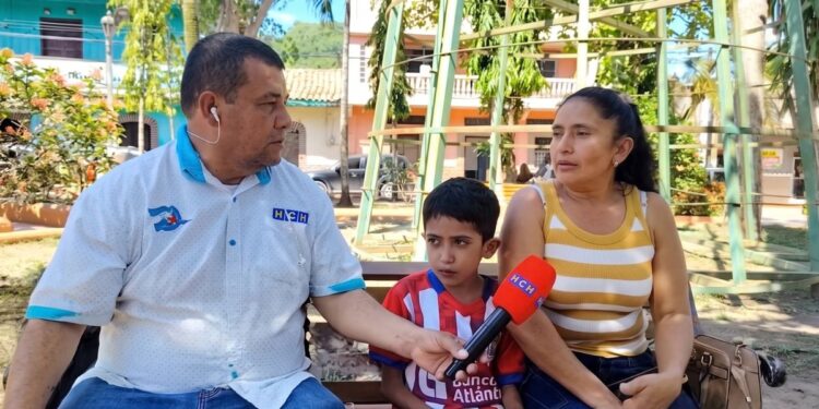 ¡Otro palancazo de Bukele! El pequeño Nehemías será atendido en El Salvador, mientras que “Papi” promete ayudarle con el traslado