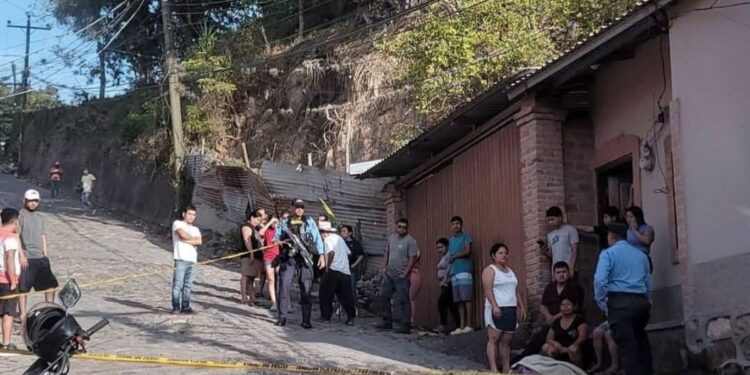 ¡Iba a la chamba! Matan a balazos a joven en plena calle de Copán Ruinas