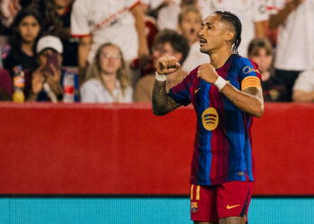Hat-trick de Raphinha da la victoria del Barça
