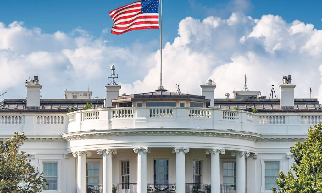 Juez frena veto de Donald Trump a CNN MSNBC y Politico
