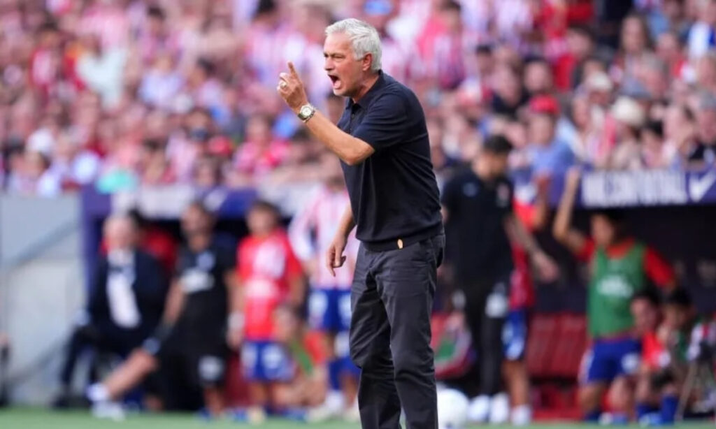 Mourinho insinúa conspiración y estalla contra el arbitraje