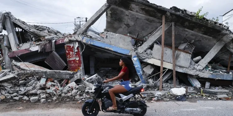 Tres sismos en diez minutos en Colombia reavivan el recuerdo del gran terremoto de agosto