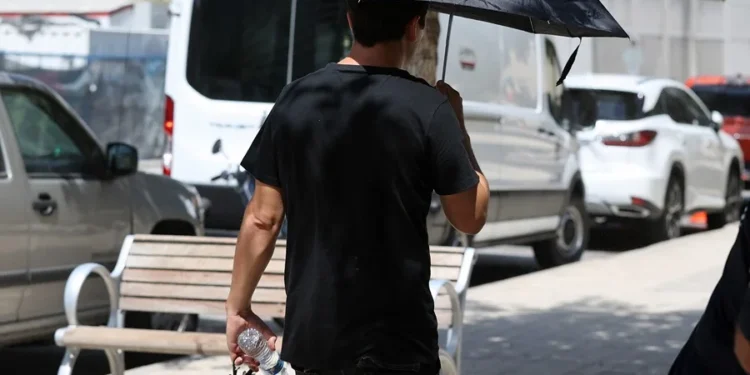 Más de 100 millones de personas están bajo alerta “mayor” o “extrema” por el calor en Estados Unidos