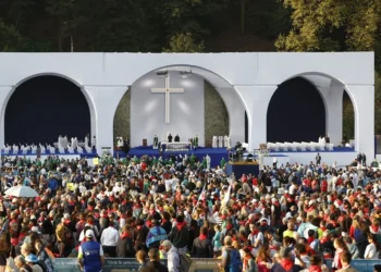 El papa pide a los obispos franceses «máxima vigilancia» ante la lacra de los abusos