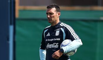En medio de dudas sobre su continuidad, Lionel Scaloni se alista para dirigir los amistosos de Argentina y la despedida de Messi