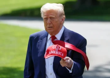 Trump veta de la Casa Blanca a CNN, MSNOW y Politico, a los que acusa de «noticias falsas»