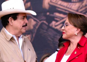 Mel Zelaya en su cumpleaños reafirma que LIBRE está más vivo que nunca y desmiente división con Rixi Moncada