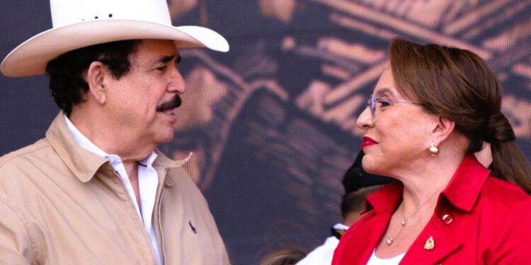Mel Zelaya en su cumpleaños reafirma que LIBRE está más vivo que nunca y desmiente división con Rixi Moncada
