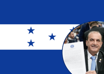 ¡Ahora el problema es el azul! Diputado propone cambiar el color de la bandera de turquesa a turquí
