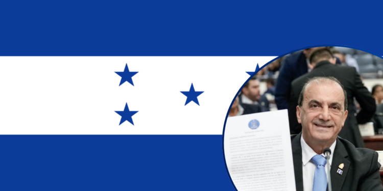 ¡Ahora el problema es el azul! Diputado propone cambiar el color de la bandera de turquesa a turquí