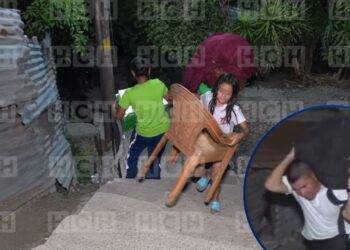¡El colmo! Policía llega a “custodiar” familias desalojadas por pandilleros de la 18 en colonia Villa Nueva